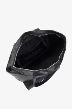 Catania Shopper Robin Black