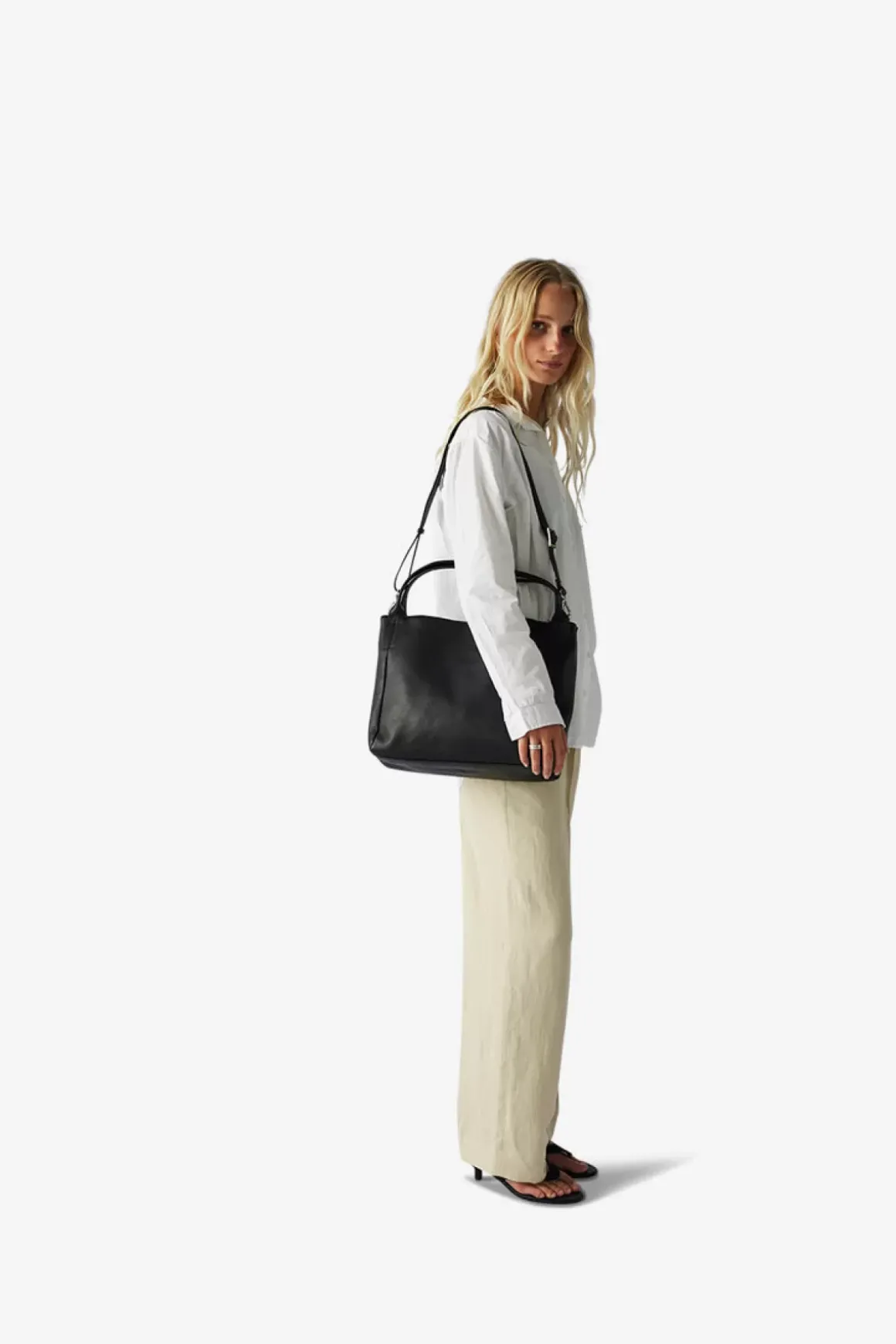 Cormorano Shoulder Bag Emilia Black