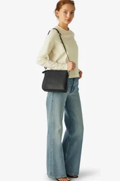 Cormorano Shoulder Bag Sia Black