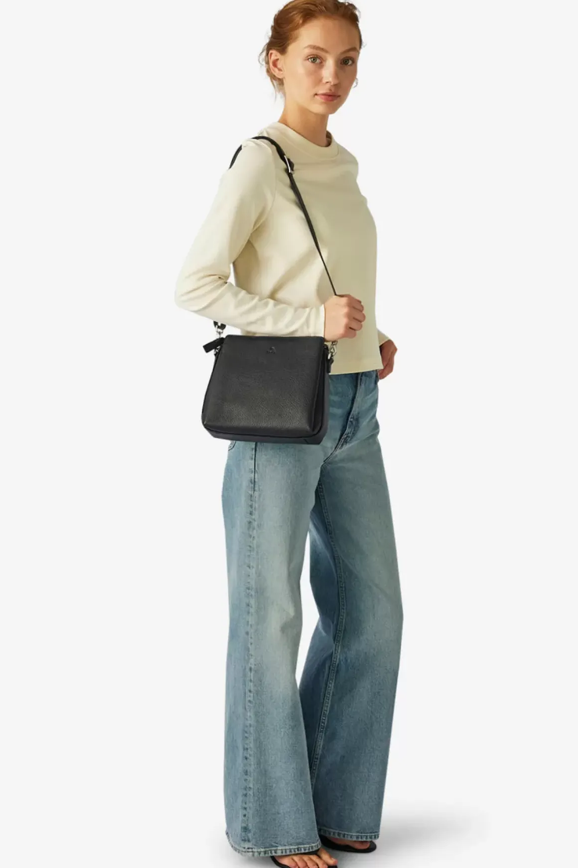 Cormorano Shoulder Bag Sia Black