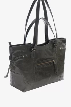 Salerno Shopper Krista Olive