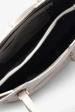 Salerno Shopper Krista Stone
