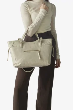 Salerno Shopper Krista Stone